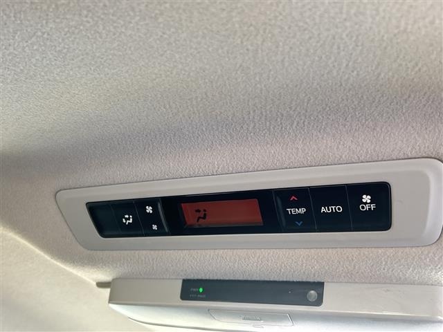 Toyota NOAH 2015 8540369-1