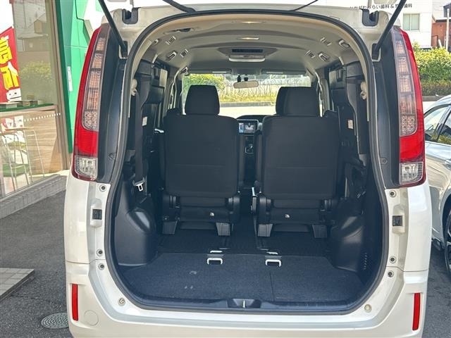 Toyota NOAH 2015 8540369-6