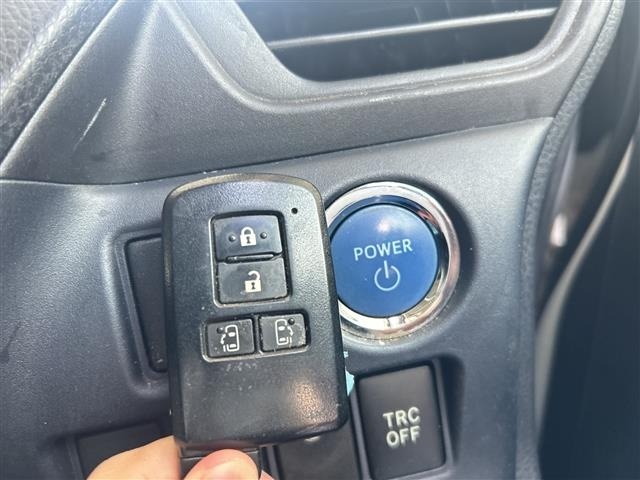 Toyota NOAH 2015 8540369-9