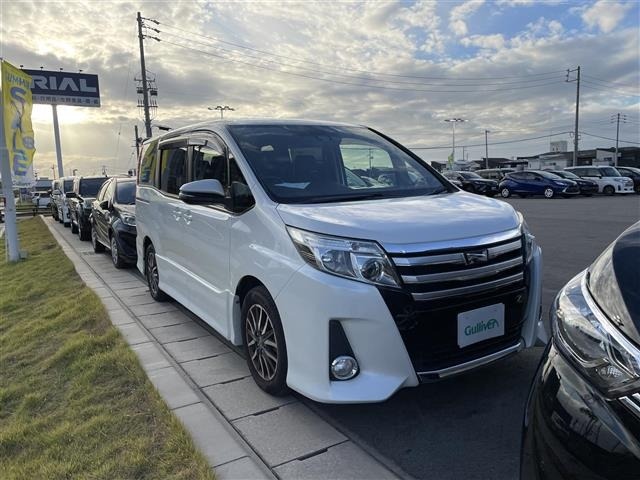 Toyota NOAH 2016 8540371-0