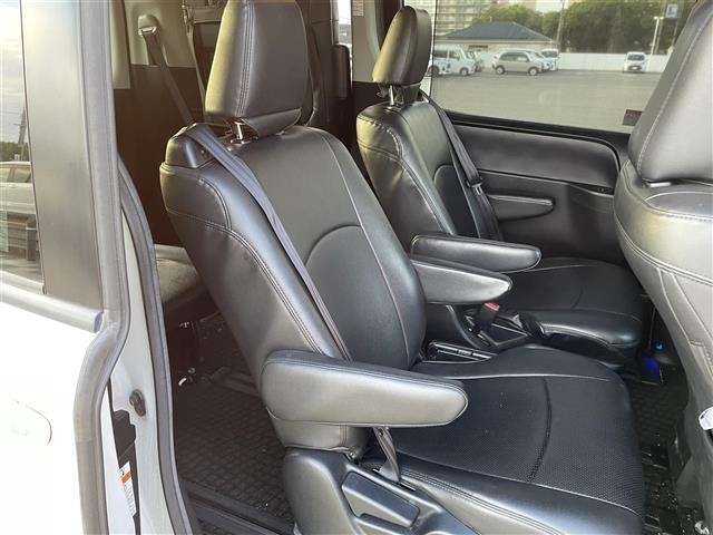 Toyota NOAH 2016 8540371-12