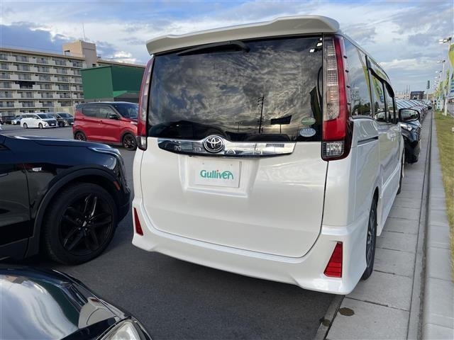 Toyota NOAH 2016 8540371-13