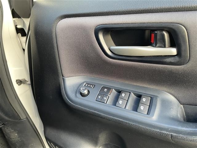 Toyota NOAH 2016 8540371-2