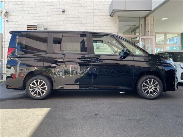 Toyota NOAH 2023 8540377-16
