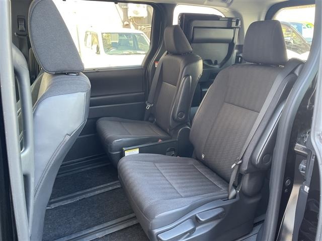 Toyota NOAH 2023 8540377-2