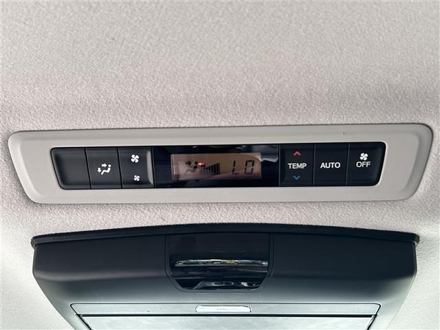 Toyota NOAH 2015 8540378-10