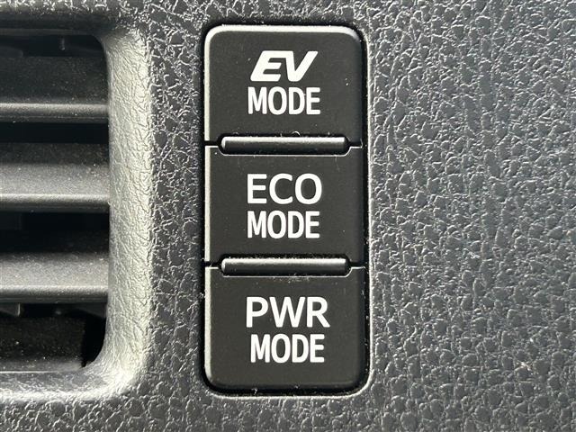 Toyota NOAH 2015 8540378-12