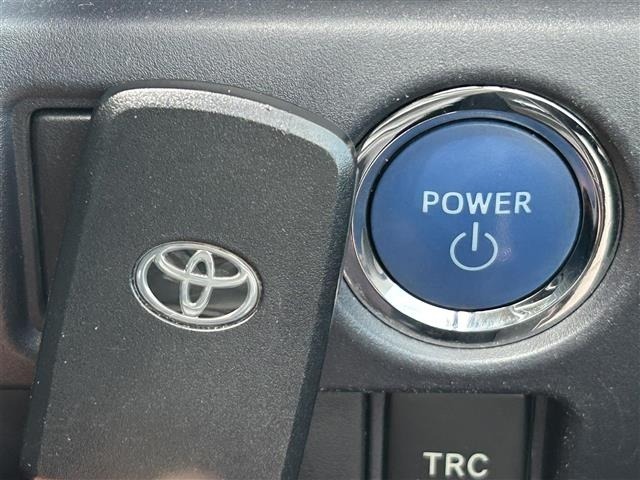 Toyota NOAH 2015 8540378-4