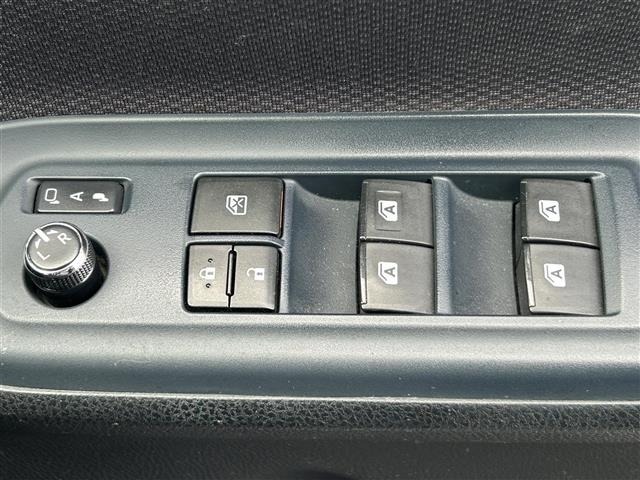 Toyota NOAH 2015 8540378-6
