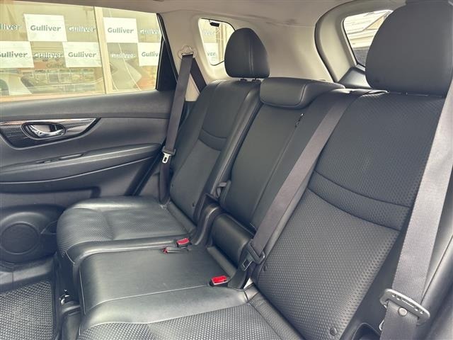 Nissan X-TRAIL 2018 8557216-10