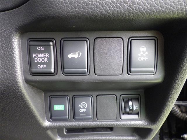 Nissan X-TRAIL 2018 8557278-10
