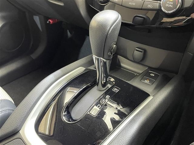 Nissan X-TRAIL 2017 8557307-11