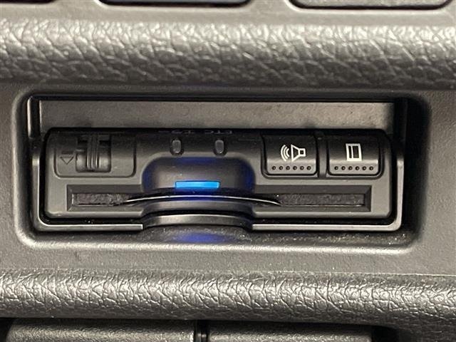 Nissan X-TRAIL 2017 8557341-16