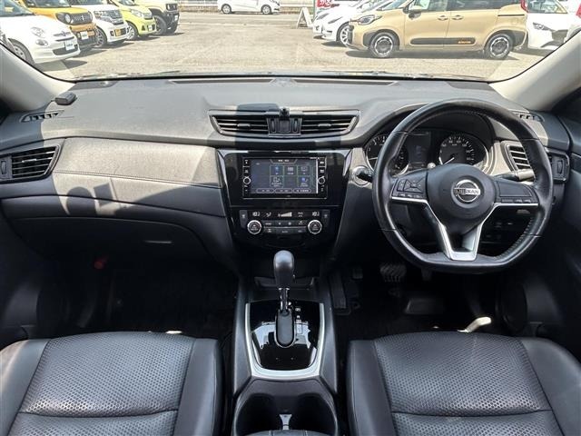 Nissan X-TRAIL 2018 8557359-14