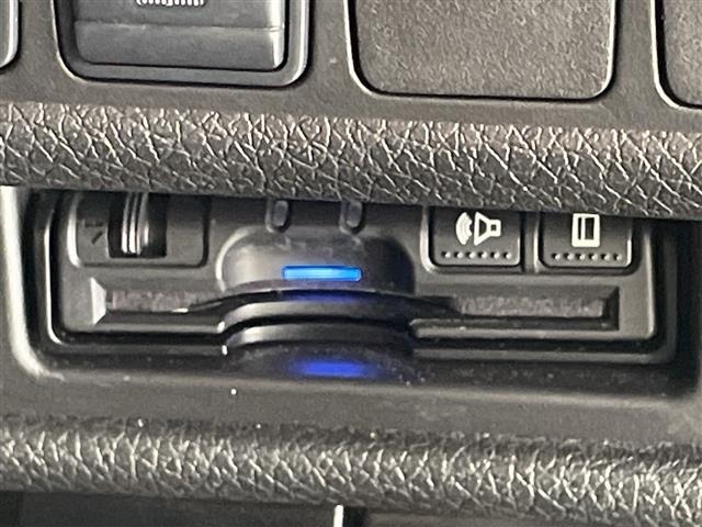 Nissan X-TRAIL 2017 8557564-10