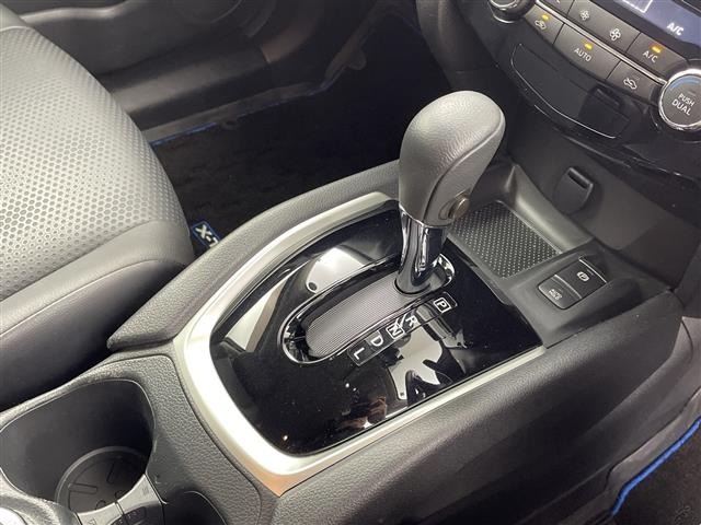 Nissan X-TRAIL 2018 8557697-10