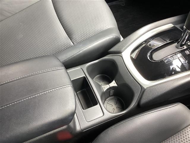 Nissan X-TRAIL 2017 8557784-11