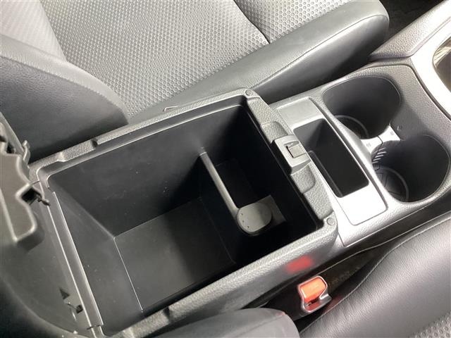 Nissan X-TRAIL 2017 8557784-12