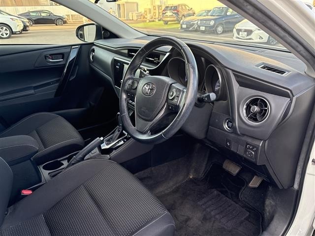 Toyota AURIS 2017 8569044-2