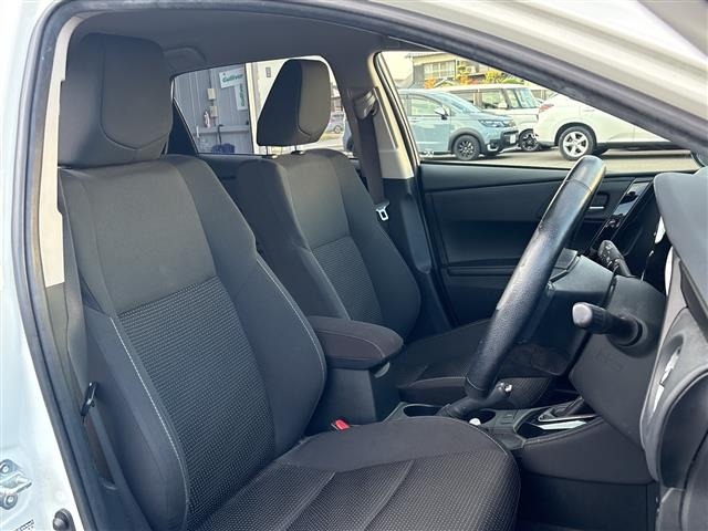 Toyota AURIS 2017 8569044-4