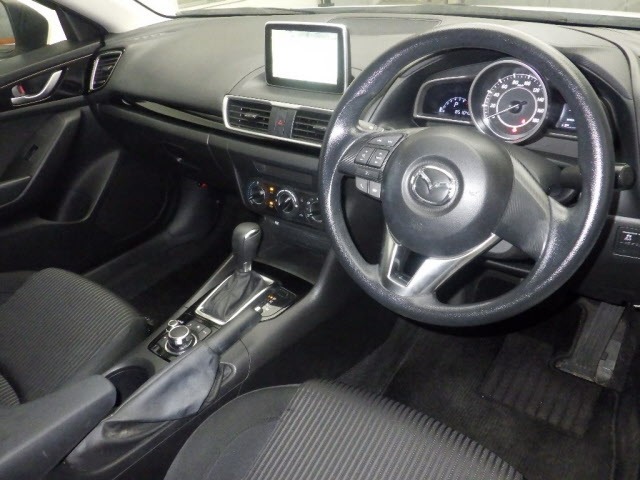 Mazda AXELA 2015 8583352-3