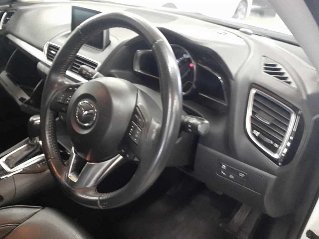 Mazda AXELA 2015 8583396-9