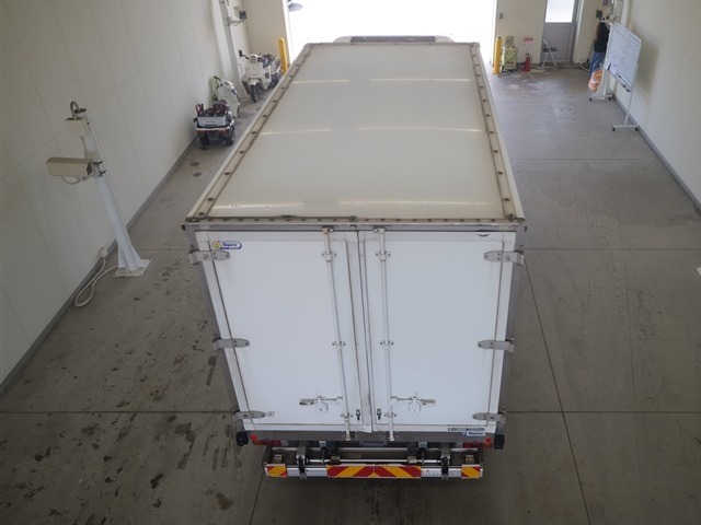 Mitsubishi CANTER 2017 8582302-3