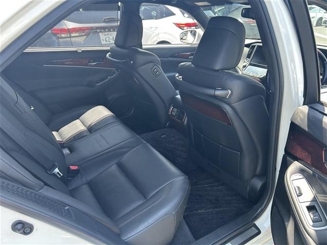 Toyota CROWN MAJESTA 2015 8572130-2