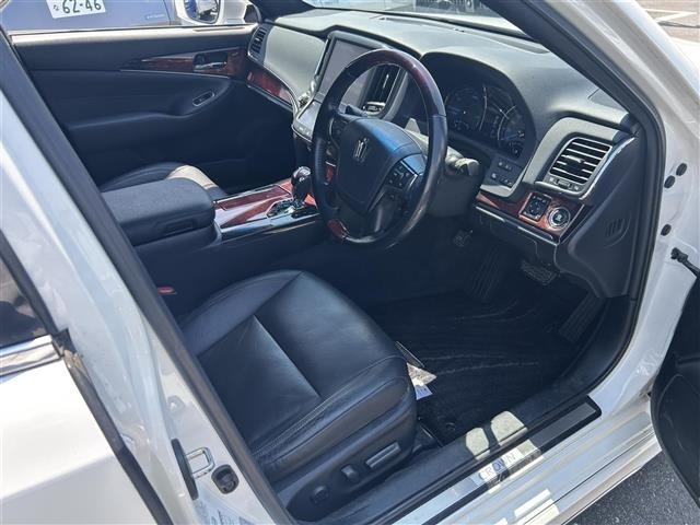 Toyota CROWN MAJESTA 2015 8572130-20