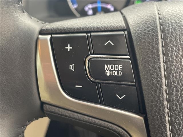 Toyota CROWN MAJESTA 2013 8572131-2