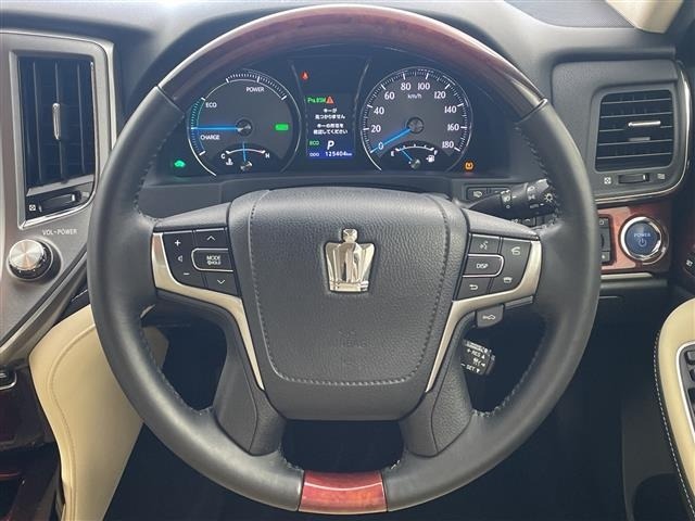 Toyota CROWN MAJESTA 2013 8572131-22