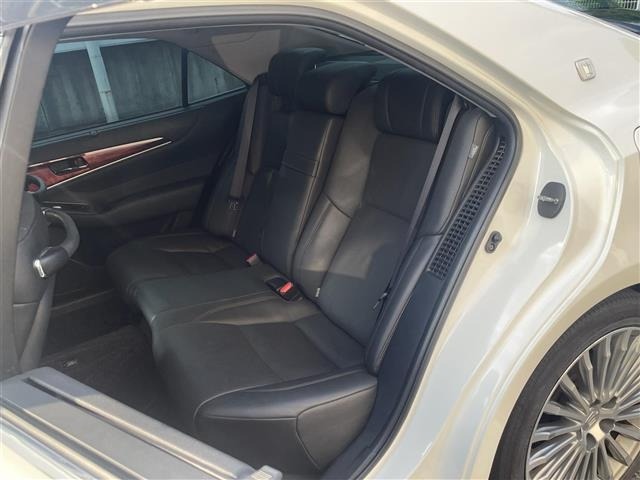 Toyota CROWN MAJESTA 2013 8572132-12