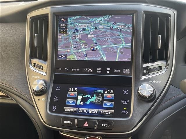 Toyota CROWN MAJESTA 2013 8572132-2