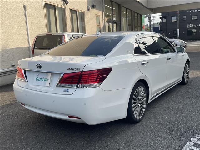 Toyota CROWN MAJESTA 2013 8572132-3
