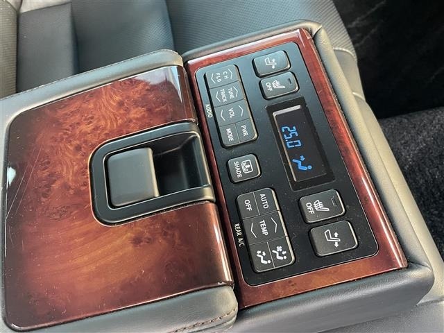 Toyota CROWN MAJESTA 2013 8572132-4