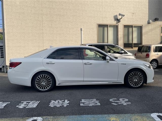 Toyota CROWN MAJESTA 2013 8572132-5
