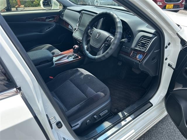 Toyota CROWN 2015 8568283-2