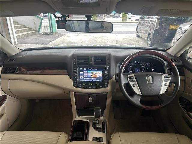 Toyota CROWN 2012 8568311-14