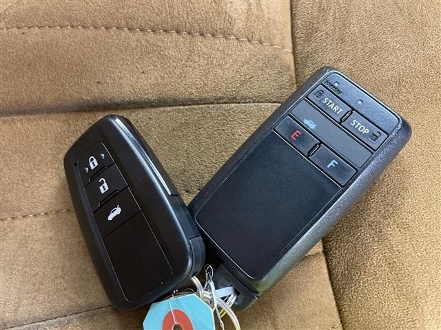 Toyota CROWN 2022 8568334-2