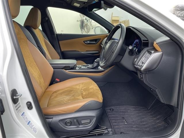 Toyota CROWN 2022 8568334-4