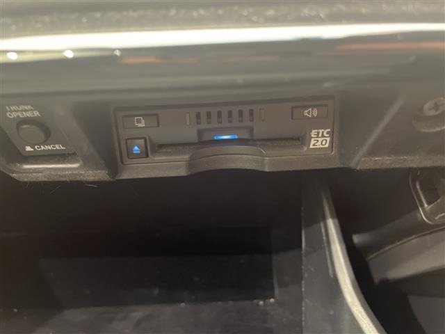 Toyota CROWN 2018 8568349-3