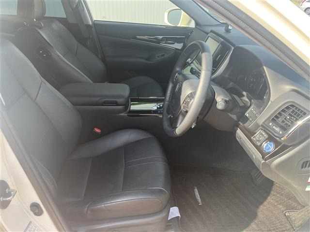 Toyota CROWN 2017 8568359-2