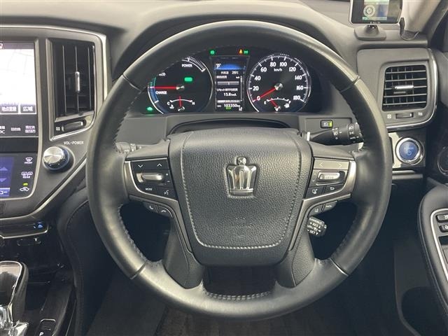 Toyota CROWN 2017 8568382-3