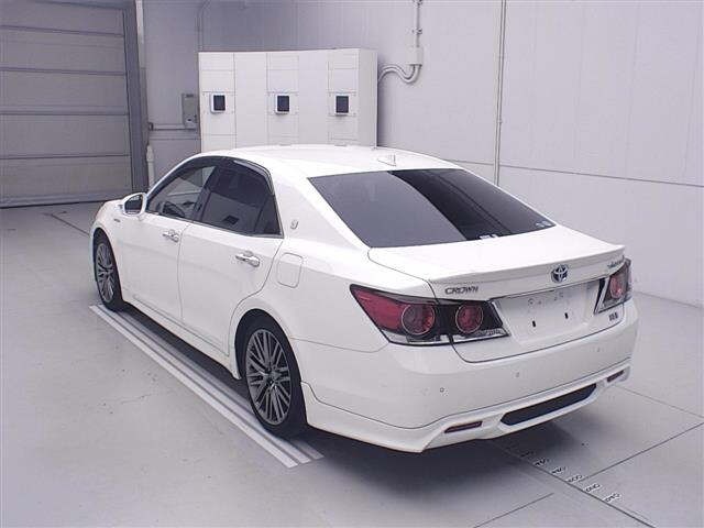 Toyota CROWN 2016 8568413-1