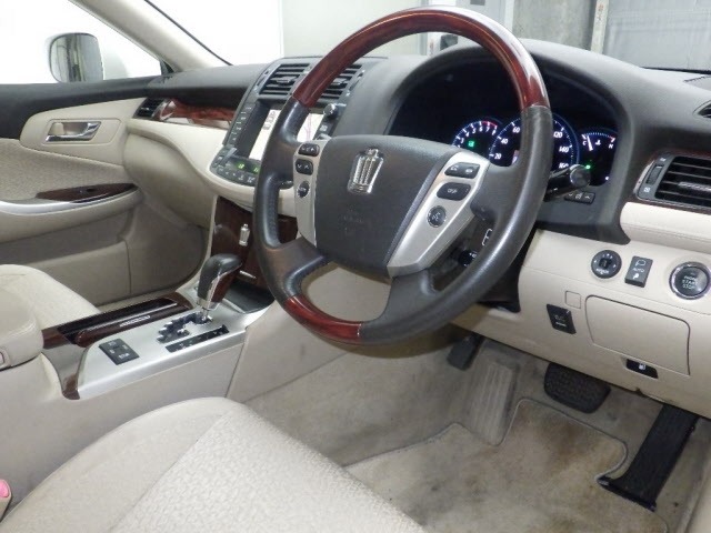 Toyota CROWN 2012 8568492-3