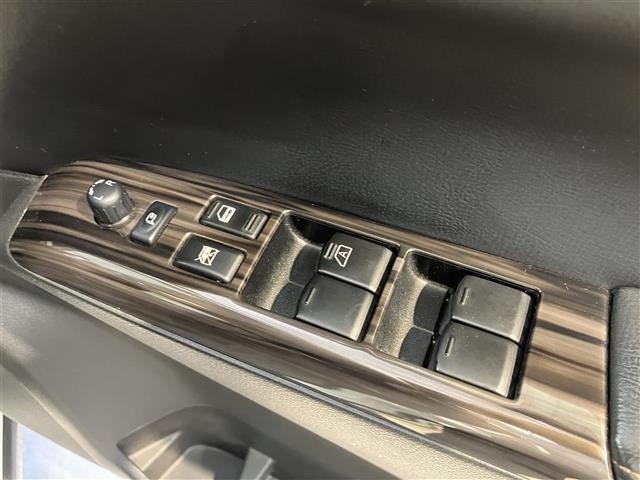 Nissan ELGRAND 2014 8577719-11