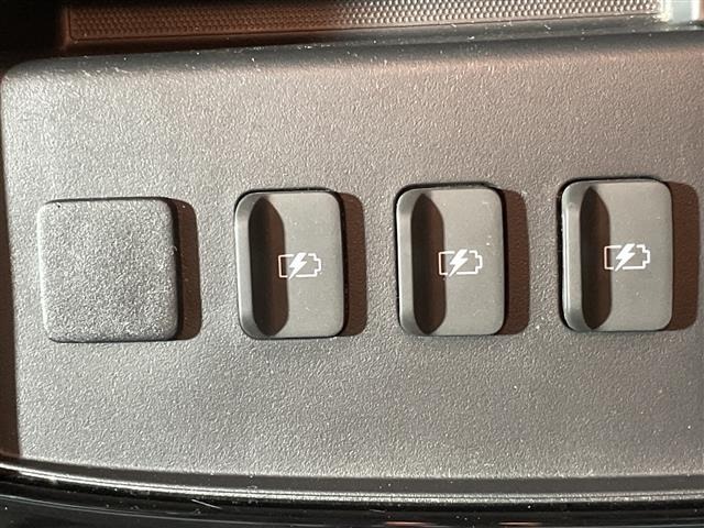 Nissan ELGRAND 2022 8577721-20