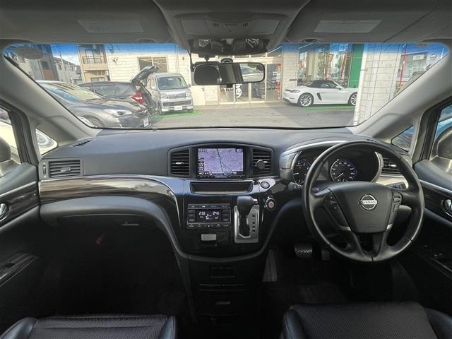Nissan ELGRAND 2014 8577725-17