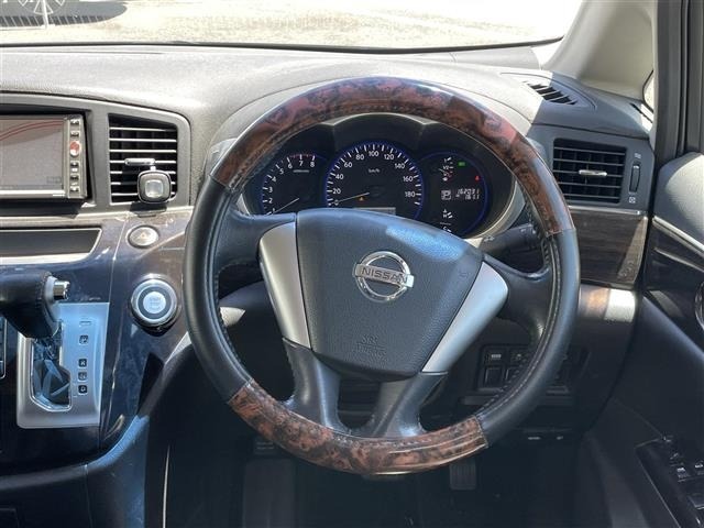 Nissan ELGRAND 2010 8577726-1