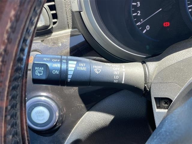 Nissan ELGRAND 2010 8577726-3